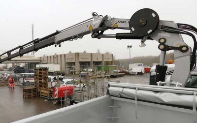 The construction site king reaches every point