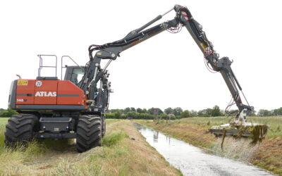The ATLAS excavator with the big “feet”